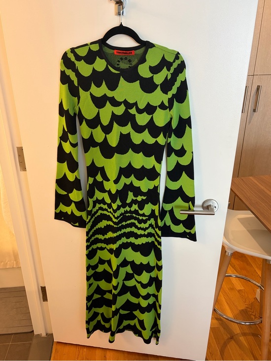 Simon Miller Dresses & Skirts - Simon Miller Lime Green & Black Scallop Knit Long-Sleeve Dress